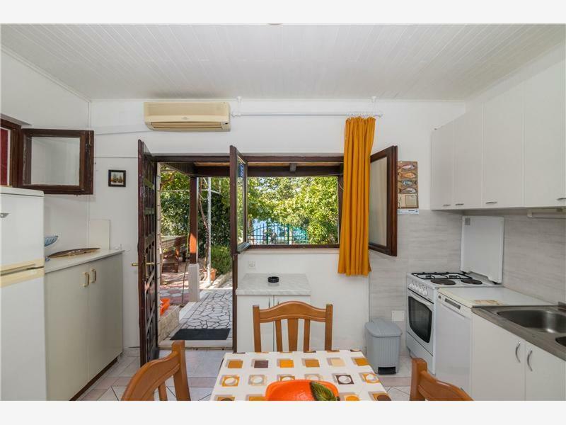 דרזניצה Apartments Maja מראה חיצוני תמונה