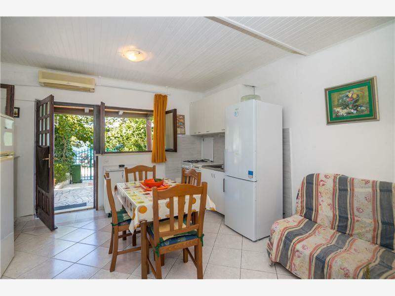 דרזניצה Apartments Maja מראה חיצוני תמונה